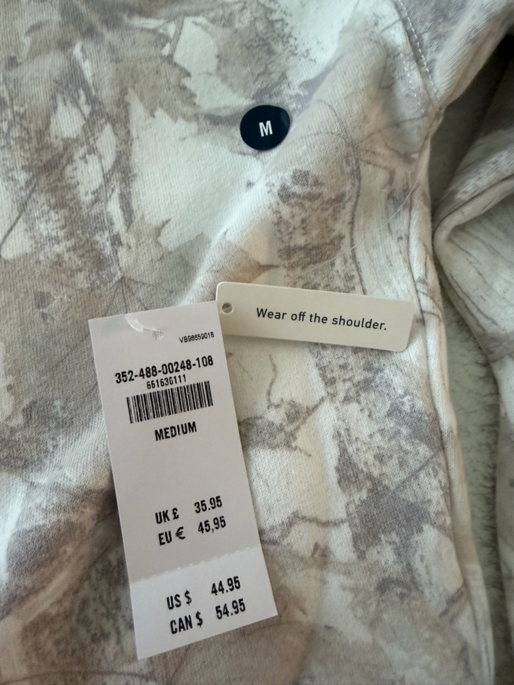 NWT Hollister Off the Shoulder Camo Fleece Swestshirt Crop - Picture 2 of 3